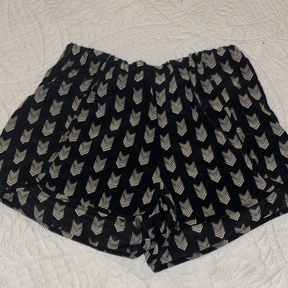 f21 arrow shorts